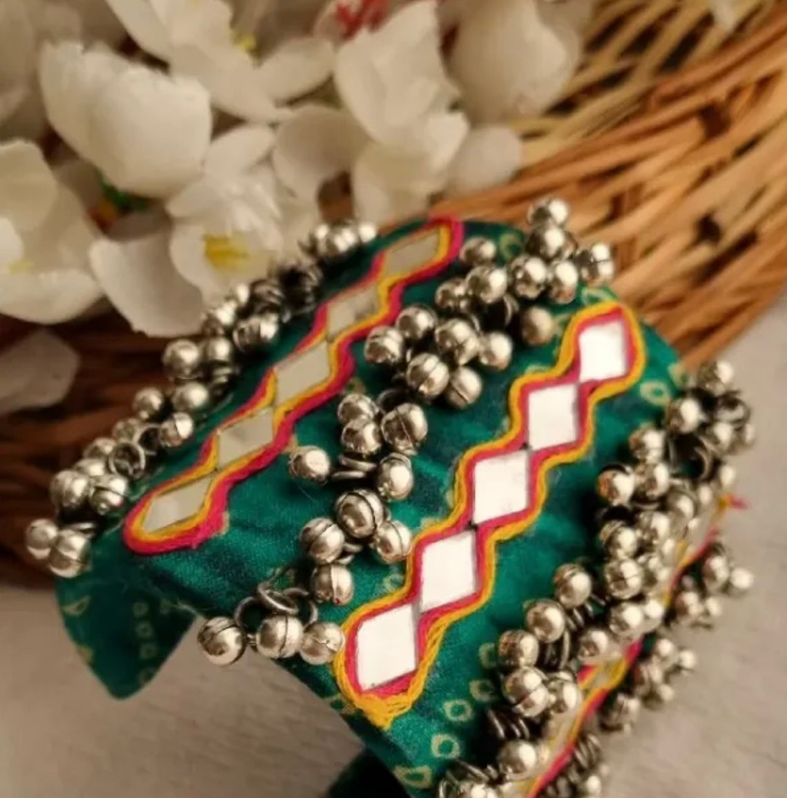 C. Rangeeli Handcuff