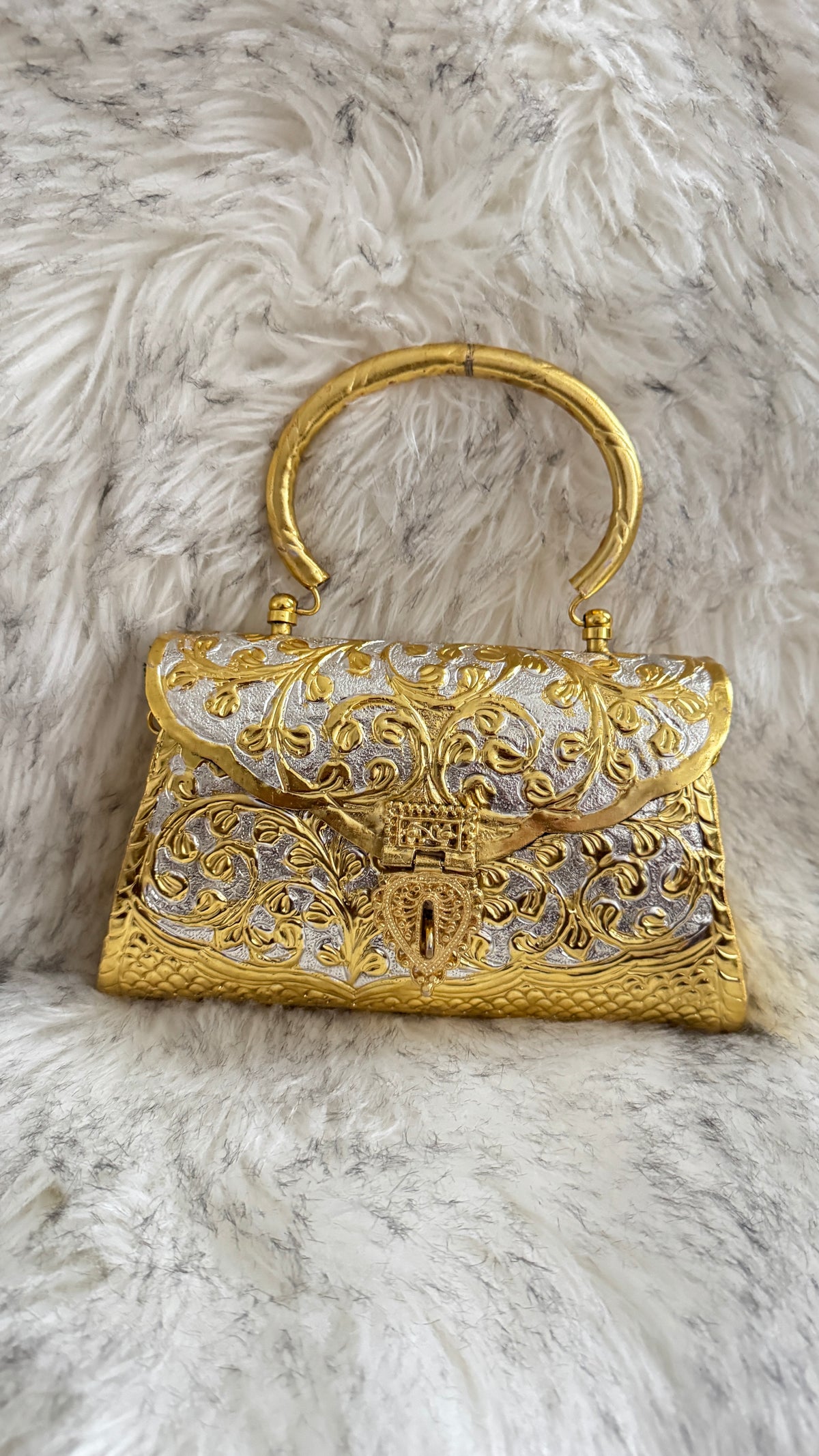 Maharani Metal Bag