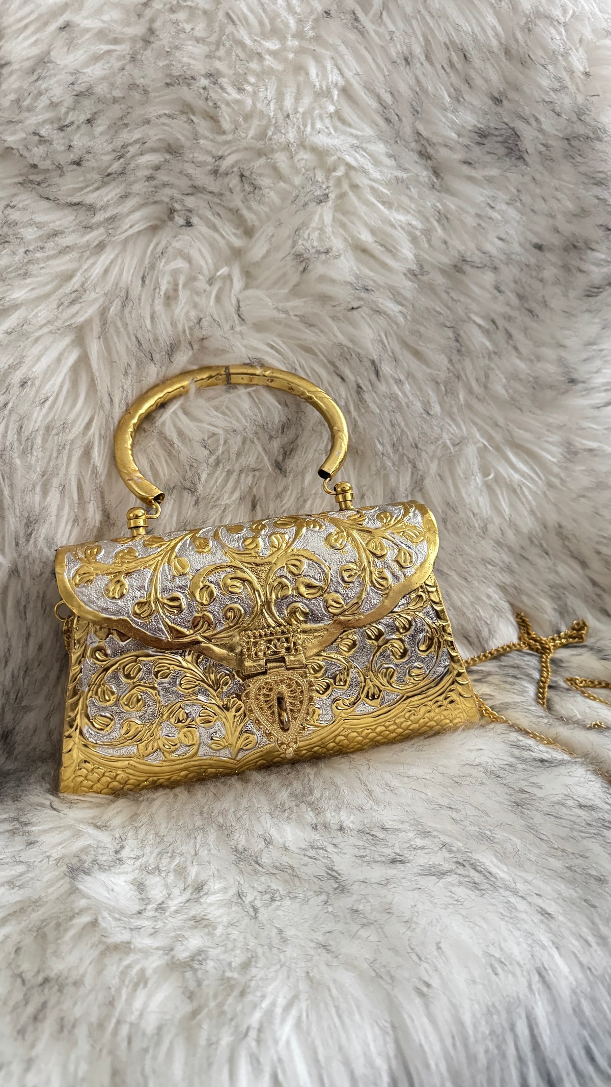 Maharani Metal Bag